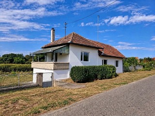 🟢 ПРОДАЁТСЯ КИРПИЧНЫЙ ДОМ — 11 КМ ОТ СОМБОРА 106 м² • 3 комнаты • участок 7 соток Дом находится в Светозар Милетиче, всего в 11 км от Сомбора 🟢 ПРОДАЁТСЯ КИРПИЧНЫЙ ДОМ — 11 КМ ОТ СОМБОРА 106 м² • 3 комнаты • участок 7 соток Дом находится в Светозар Милетиче, всего в 11 км от Сомбора