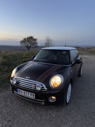 MINI Cooper D 1.6 (80 кВт / 110 л.с.) — 2010 год MINI Cooper D 1.6 (80 кВт / 110 л.с.) — 2010 год