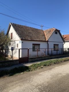 🏡 Уютный кирпичный дом с участком и виноградником — Сомбор, район Гоге