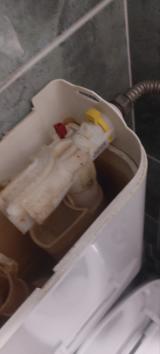 🚽 Ремонт бачка унитаза — когда вода решила жить своей жизнью Выполнен ремонт сливного бачка унитаза...